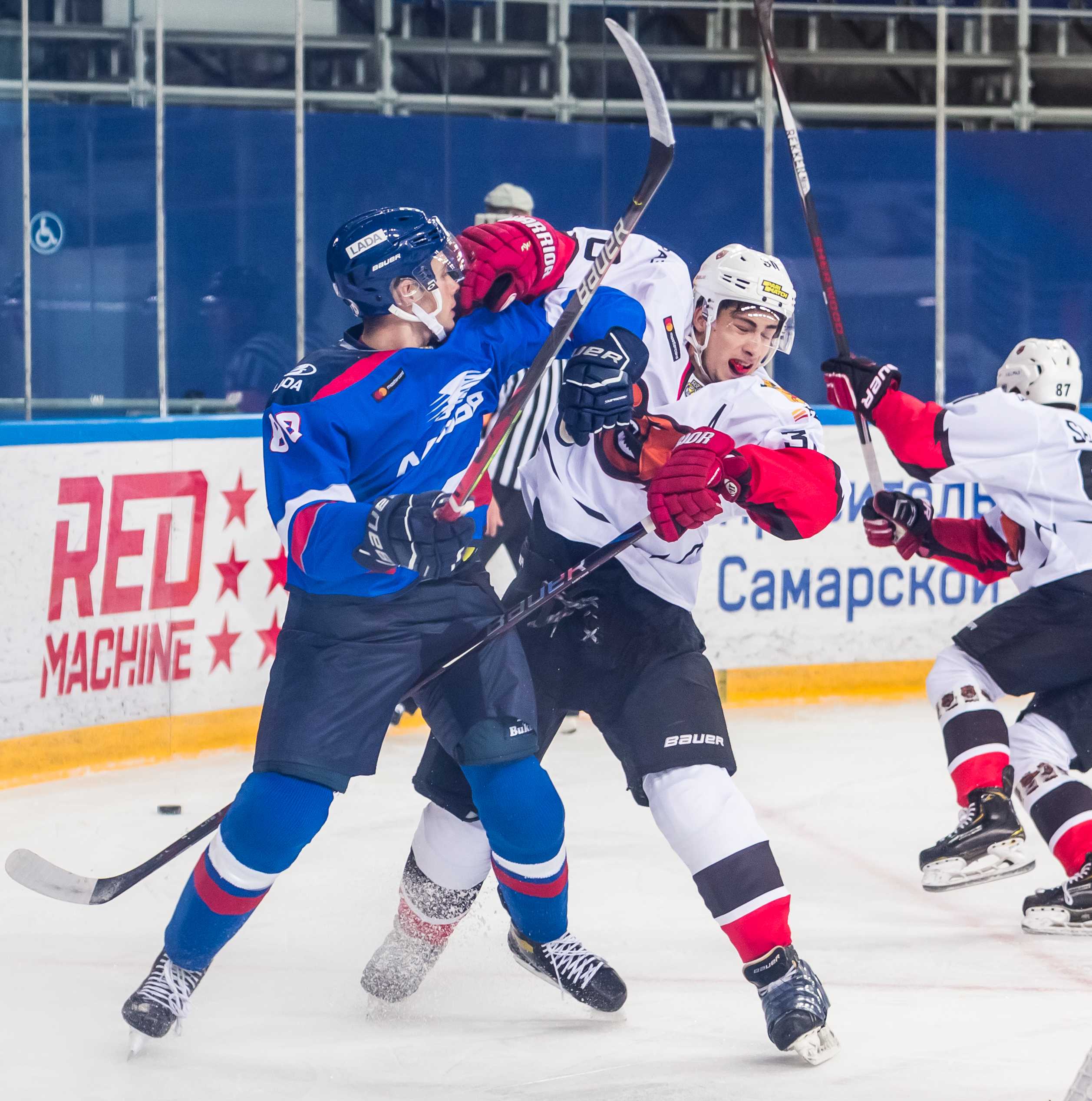 Mhl khl. Медведи МХЛ Молодежка. Капризов Кузнецкие медведи. Медведи МХЛ из Молодежки.