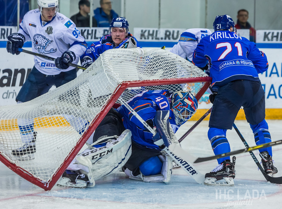 Хоккей спорт кз. Локомотив Барыс. Хоккей сегодня Тольятти фото.
